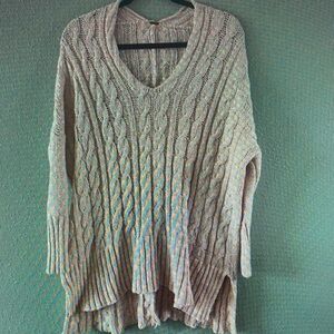 Under Armour Cream V-Neck Cable Knit Sweater